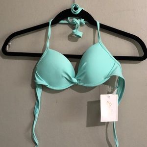 Underwire halter bathing suit